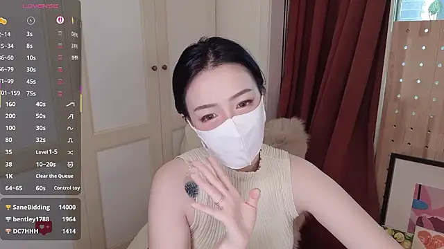 nayomi_34f live sex cam