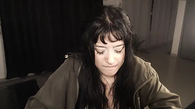 lizzy-c-e-e's cam snapshot