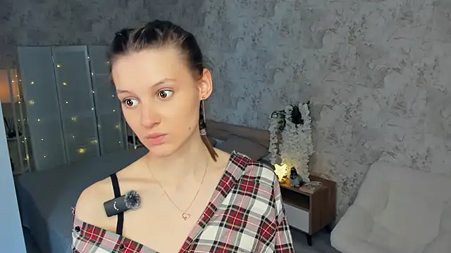 LianneBynon's cam snapshot