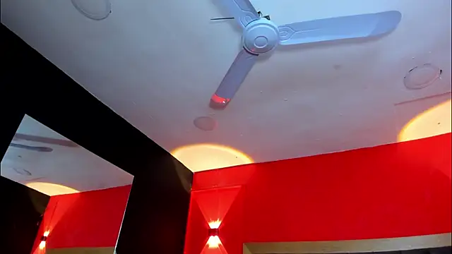 YayaHilton's cam snapshot