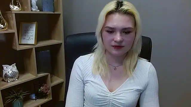 SweetLilyxo's cam snapshot