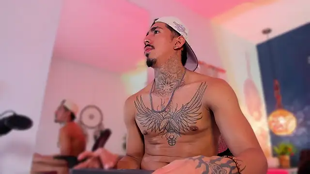 Donovan_Desmond's cam snapshot