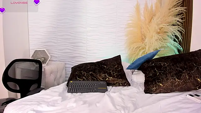 AriadnaLoren's cam snapshot