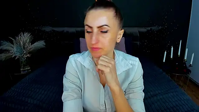 Rebecca_Diamond's cam snapshot