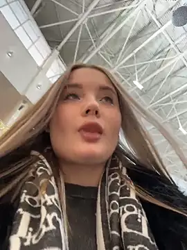 VineraSweet's cam snapshot