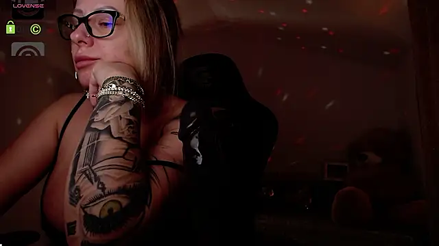 SonyaDevon's cam snapshot