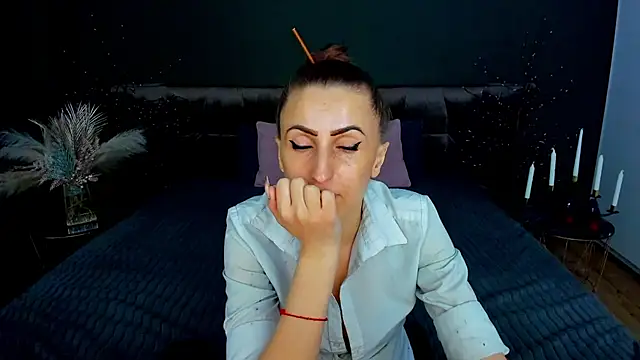 Rebecca_Diamond's cam snapshot