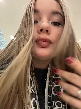 VineraSweet's cam snapshot