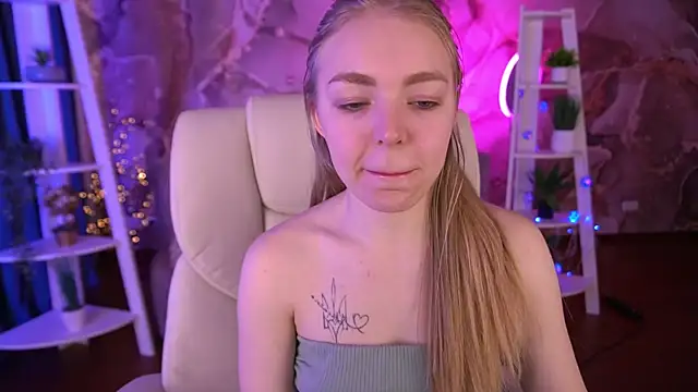 EmilySunshineS's cam snapshot