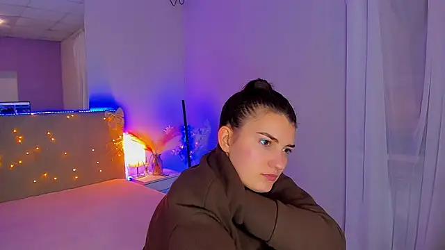 Laura_Leee's cam snapshot