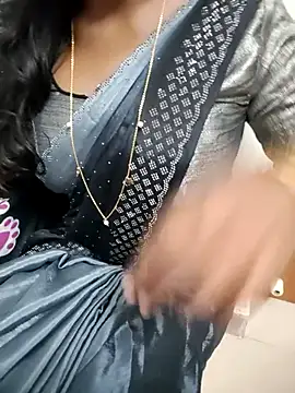 Tamilmallu-duskygirl03's cam snapshot