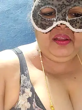 tamilthanushri live sex cam