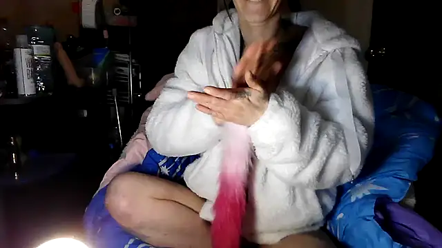 Etherealgoddess222's cam snapshot