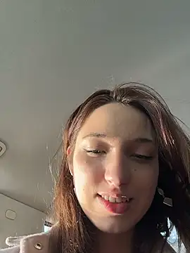 DollyTall's cam snapshot