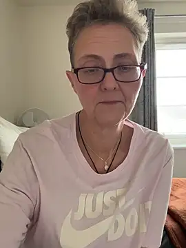 Curvy-Jinx's cam snapshot