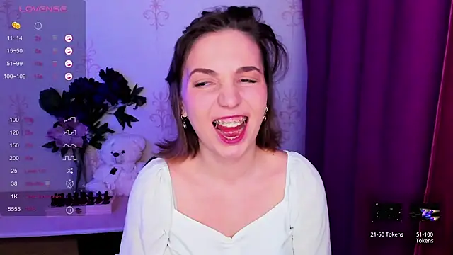 KindHazelHere_'s cam snapshot