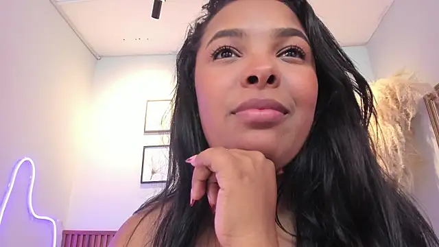 MIAROGGERSS's cam snapshot