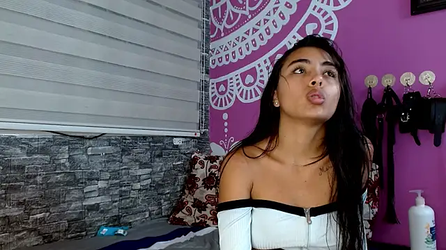 AntonellaAndNoah's cam snapshot