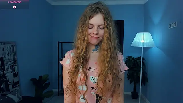 RayaNenlia's cam snapshot