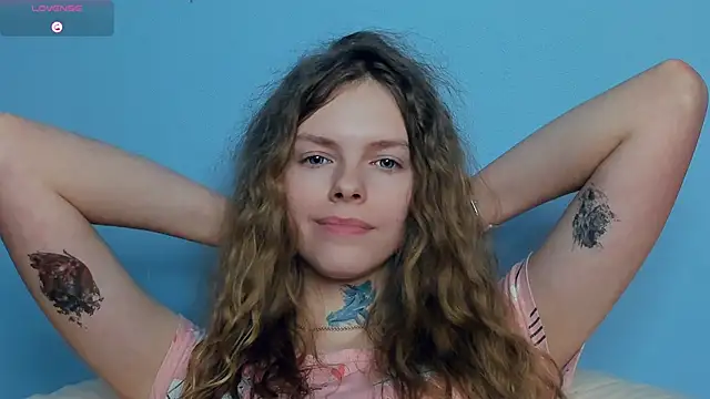 RayaNenlia's cam snapshot