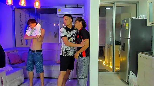 Houseofwarrios's cam snapshot