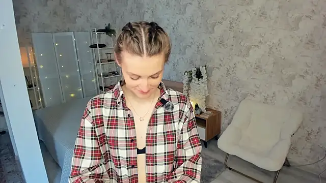 LianneBynon's cam snapshot