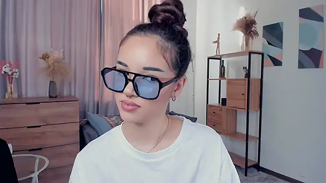 AvantgardAlone's cam snapshot