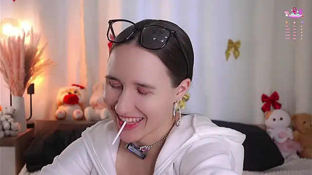 MaudAle's cam snapshot