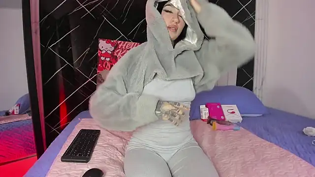 Candy_leilaa3's cam snapshot