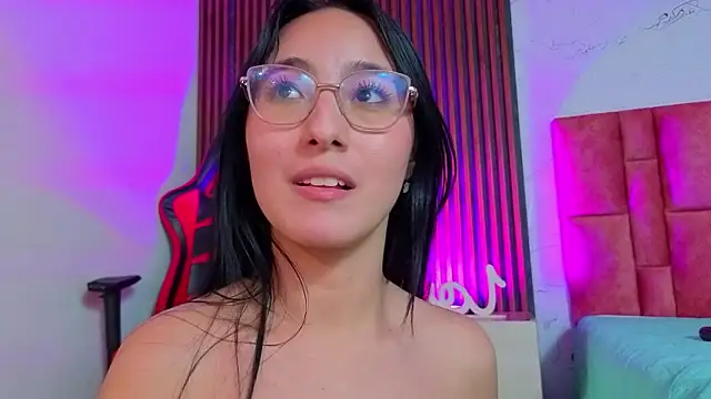 emily_vermont's cam snapshot