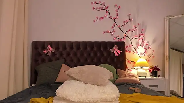 MilanaHotts's cam snapshot