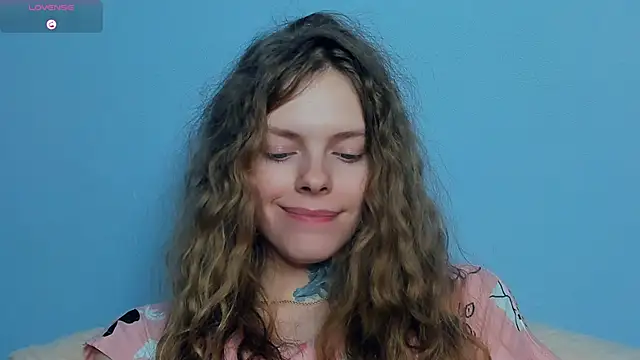 RayaNenlia's cam snapshot