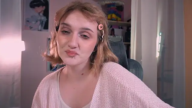 ELLIEJAY's cam snapshot