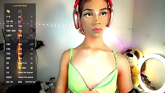 lucyangel_11's cam snapshot