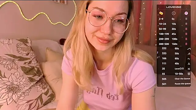 Lilo_Sims's cam snapshot