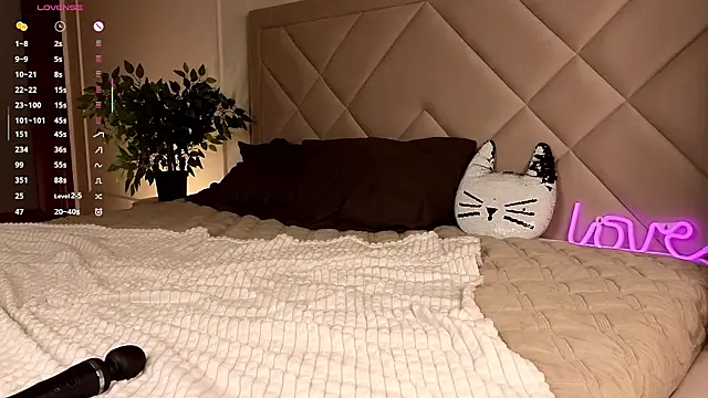 OdetteHarwick's cam snapshot