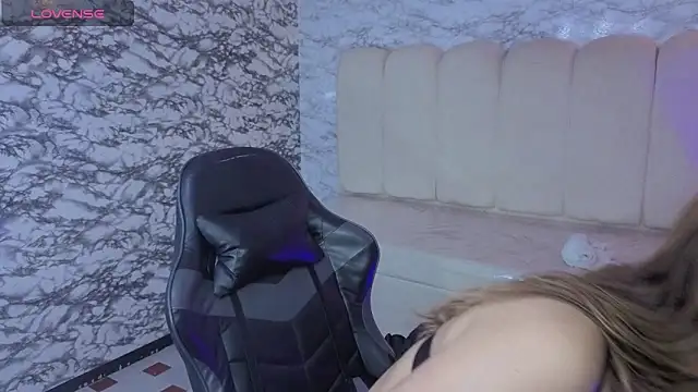 Evy_Luxx_v's cam snapshot