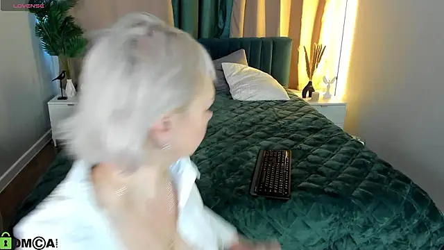 Ann_Annise's cam snapshot