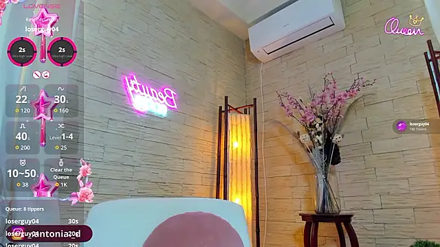 Bella_Posh's cam snapshot