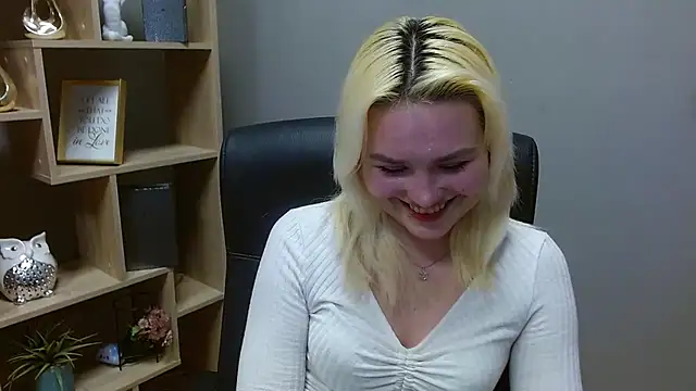 SweetLilyxo's cam snapshot