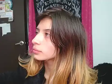 KratosAfroditacs live sex cam