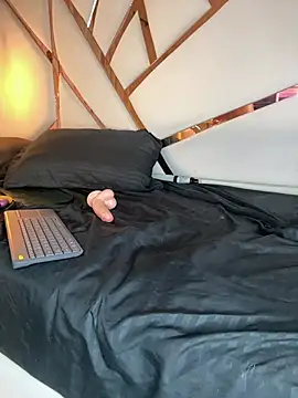 Celeste_Valencia_ live sex cam