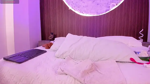 IvannaVolk_'s cam snapshot