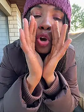 ShantelSexyYoungMilfie's cam snapshot