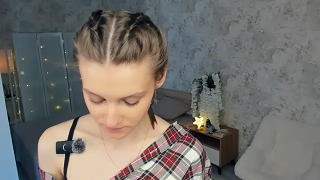 LianneBynon's cam snapshot