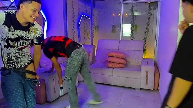 Houseofwarrios live sex cam