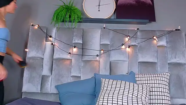 EmmaLou__'s cam snapshot