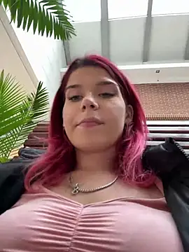 RiriRoseey's cam snapshot