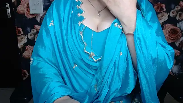 green_girl's cam snapshot