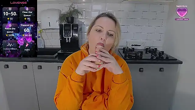 erikaerika's cam snapshot